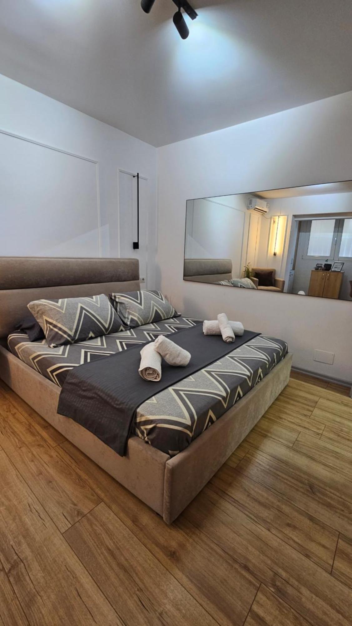 Coco'S Apartment ติรานา ภายนอก รูปภาพ
